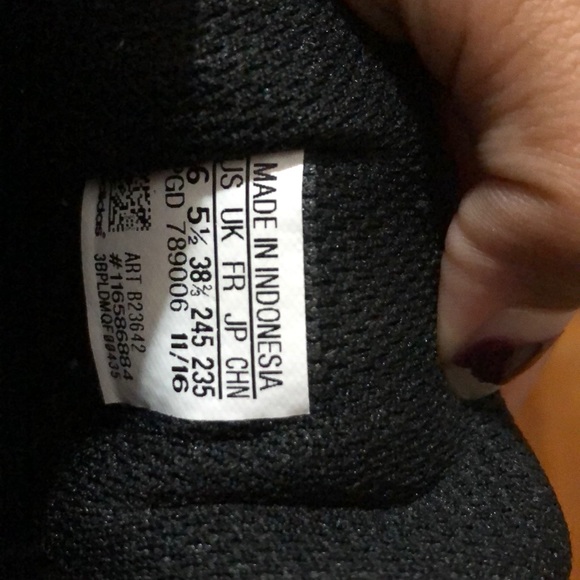 Women’s Adidas Superstars - Picture 7 of 7